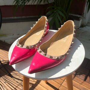 Pink Valentino Rockstud flats
